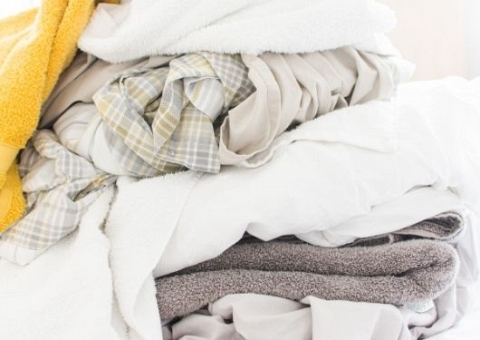 Clasificación y supervisión de ropa sucia